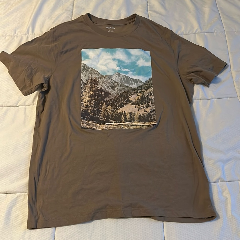 Men’s Size Medium Old Navy Brown Graphic T-Shirt
